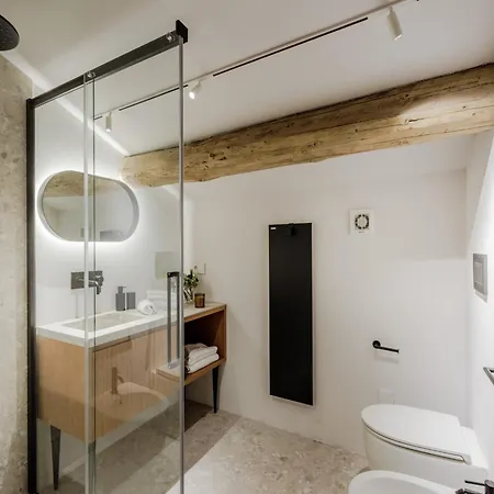 Victory Penthouse Contemporary 3 Bedroom Apartment Lucca