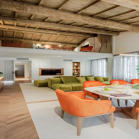 Victory Penthouse Contemporary 3 Bedroom Apartment Lucca