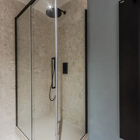 Victory Penthouse Contemporary 3 Bedroom Apartment Lucca