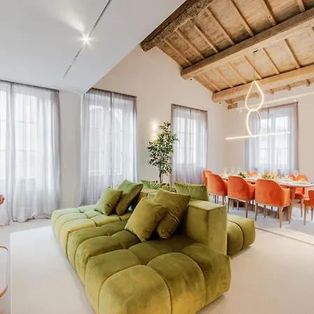 Victory Penthouse Contemporary 3 Bedroom Lucca