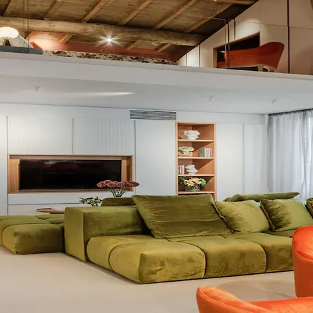Victory Penthouse Contemporary 3 Bedroom * Lucca