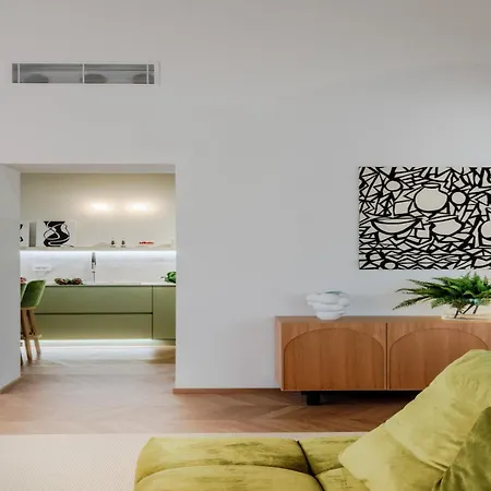 Victory Penthouse Contemporary 3 Bedroom Apartment