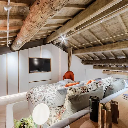 Victory Penthouse Contemporary 3 Bedroom Lucca
