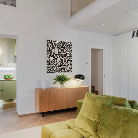 Victory Penthouse Contemporary 3 Bedroom * Lucca